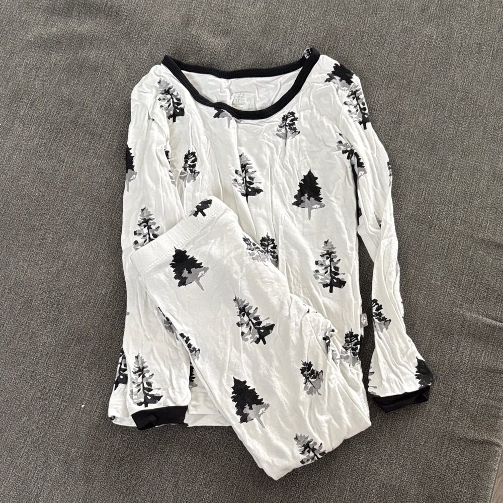 Kyte BABY 2021 Black and White Trees Print Long Sleeve PJ set 3T